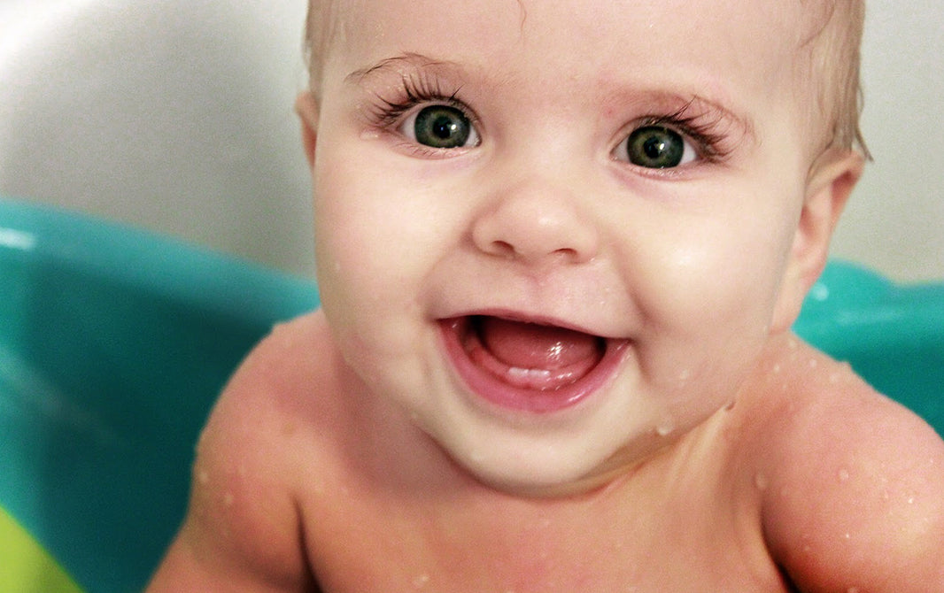 Quais são os primeiros cuidados com os dentinhos do bebê?
