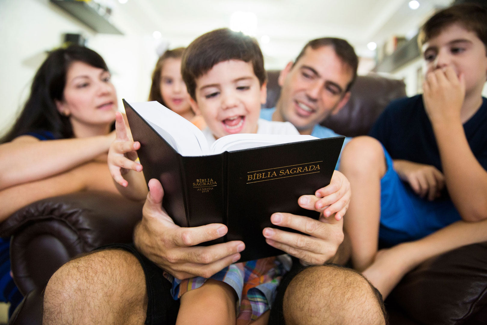 A importância dos preceitos bíblicos na criação dos filhos