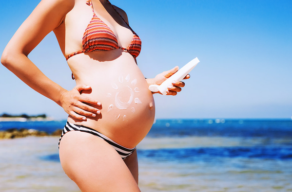 Como a gravidez pode ser afetada pelo uso de protetor solar