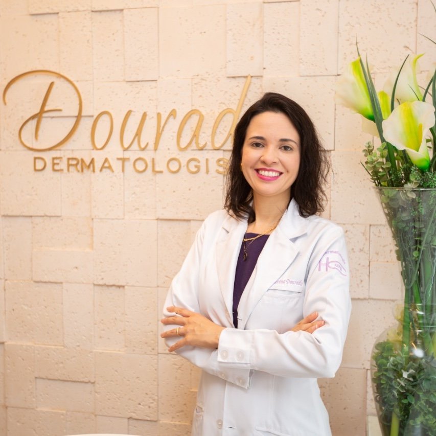 Dra. Lorena Dourado